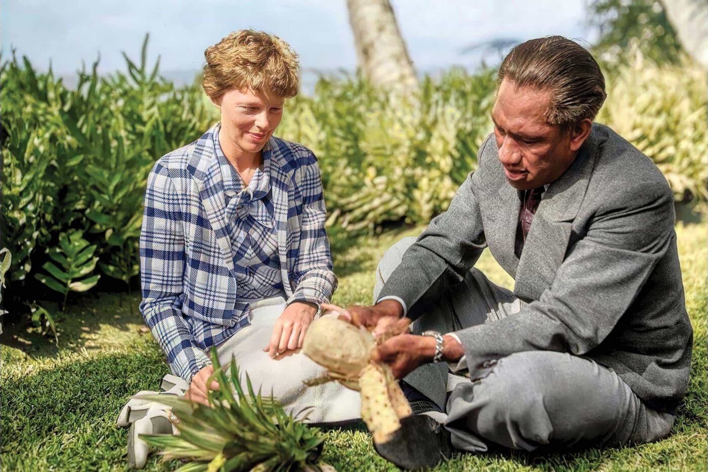 In Tony Barnhill’s colorized images of old Hawai‘i,