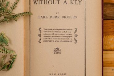 The title of Earl Derr Biggers’ mystery novel was inspired by the hotel he stayed in, Gray’s-By-The-Sea, where guests weren’t given keys because, apparently, no one locked their doors in Waikīkī.