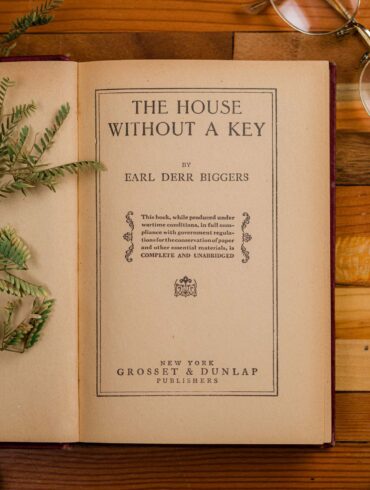 The title of Earl Derr Biggers’ mystery novel was inspired by the hotel he stayed in, Gray’s-By-The-Sea, where guests weren’t given keys because, apparently, no one locked their doors in Waikīkī.