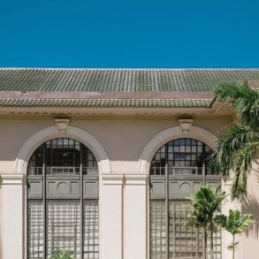 Shortly after relocating to Hawai‘i, Dickey designed an expansion for the Hawai‘i State Library, adding two new wings to form an open-air courtyard in the center.